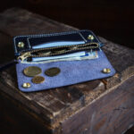 Leather trucker wallet mid blue with cash